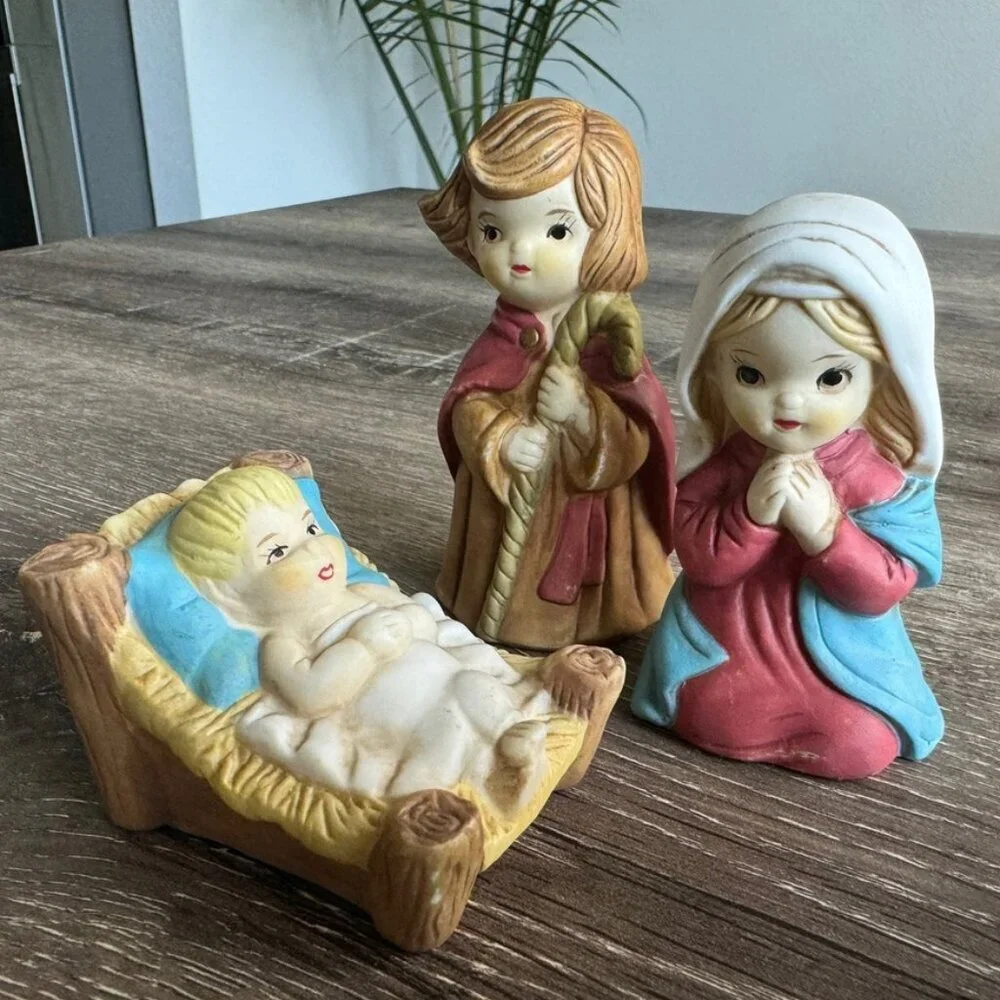 Set of 10, Vintage Christmas Nativity Porcelain Figures.